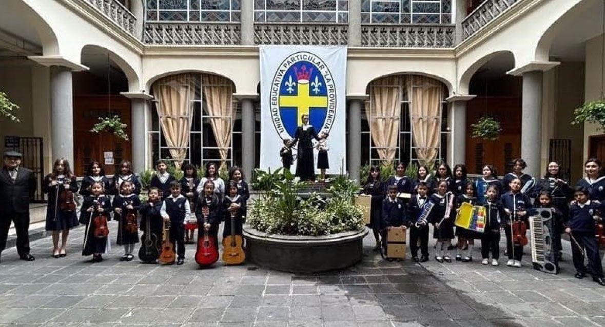 coro-colegio-la-providencia-Quito